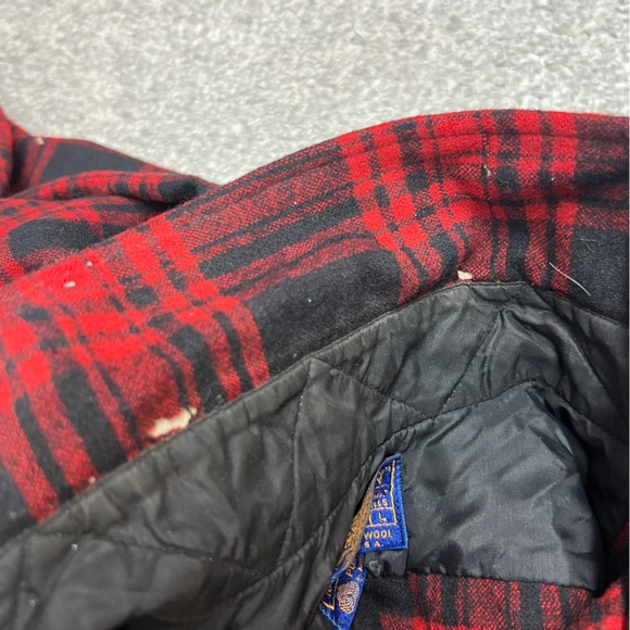 Pendleton Shirt Mens Large Red Plaid Flannel Wool Board USA Vintage Flaw - Picture 9 of 11